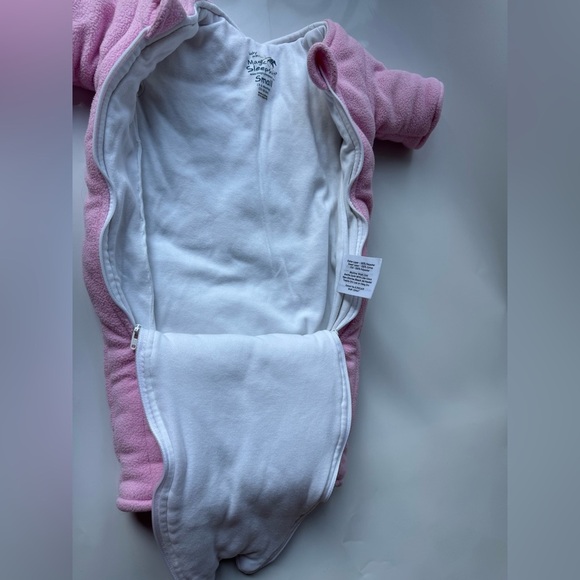 Baby Merlin’s Magic Sleepsuit Pink Fleece – Size Small (3–6 Month /12–18 pounds) - Picture 4 of 5